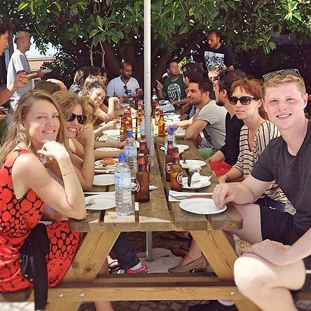 Moka Surfhouse Hostel Ерисейра Екстериор снимка