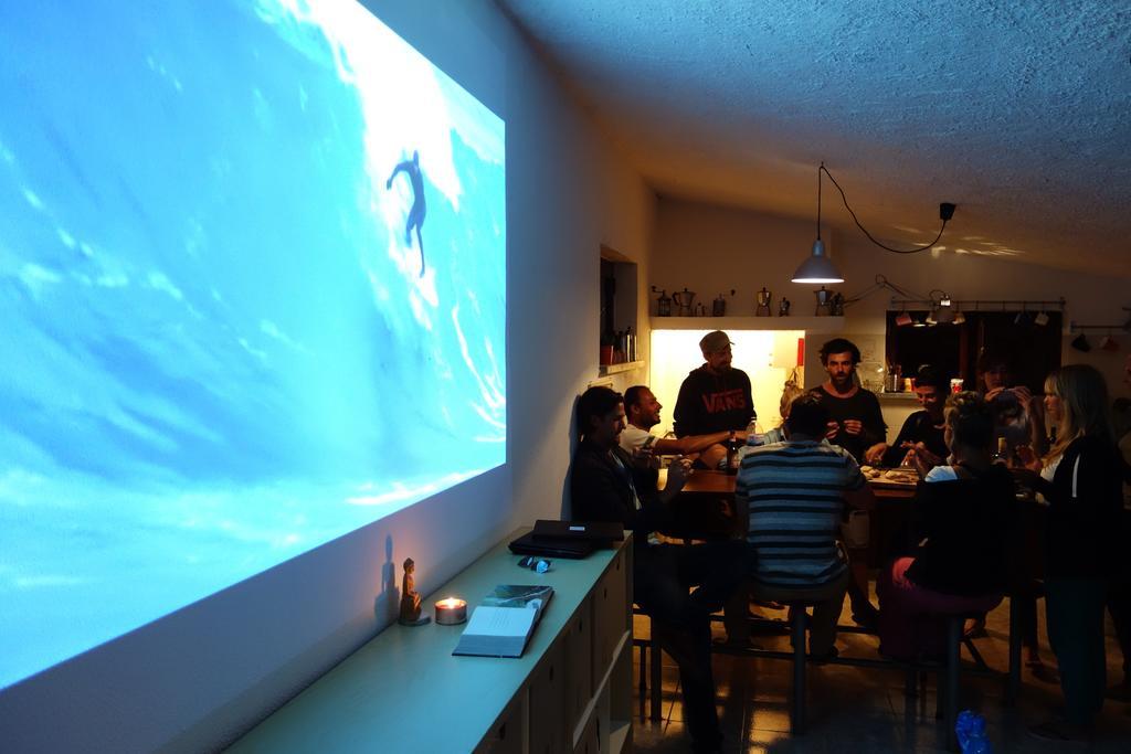 Moka Surfhouse Hostel Ерисейра Екстериор снимка
