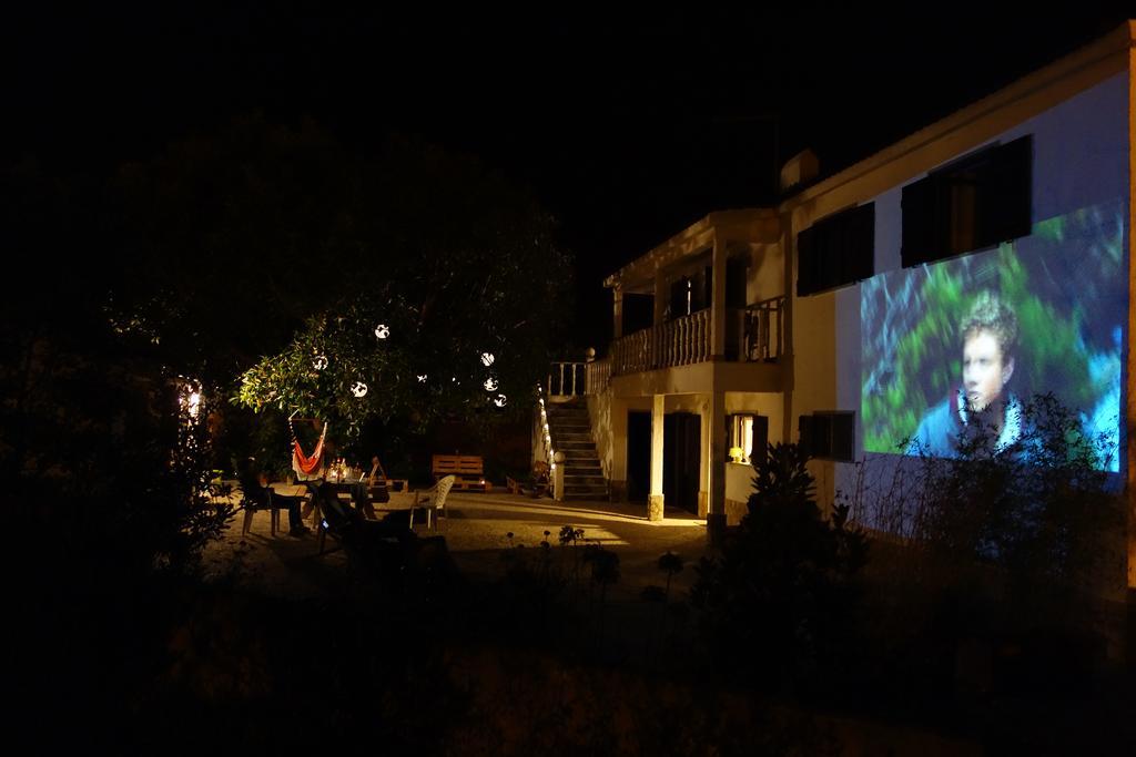 Moka Surfhouse Hostel Ерисейра Екстериор снимка